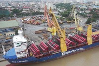 Xe đầu kéo do TCH nhập về cảng Hải Phòng