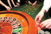 Đánh bạc, đặt cược bóng đá quốc tế, đua ngựa, đua chó: Phải từ 21 tuổi thay vì 18 