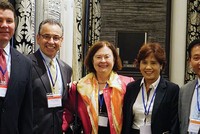 Bà Phương Hoàng Lan Hương và ông Trần Văn Dũng, Chủ tịch HOSE gặp lại những người bạn Mỹ trong chuyến công tác năm 2015