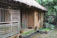 Ba gian nhà quê...