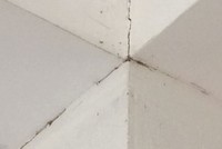 Những vết nứt tại căn hộ của Chung cư giá rẻ Đặng Xá