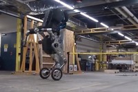 Handle robot mới của Google có thể nhảy qua chướng ngại vật, giữ thăng bằng...