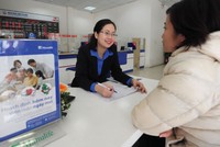 Một trong những vấn đề còn tồn tại trong mối hợp tác bảo hiểm-ngân hàng là thiếu sáng tạo và chủ động trong công tác khai thác khách hàng