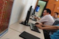 Nên giảm bớt tỷ trọng cổ phiếu đầu cơ để chờ cơ hội giải ngân tốt