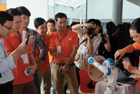 Giới trẻ Việt Nam hôm nay quan tâm hơn đến công nghệ thông tin, ẩm thực, du lịch... và từ những ý tưởng này có thể khơi nguồn cho hàng ngàn, hàng vạn ý tưởng kinh doanh