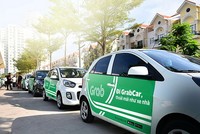 Sự xuất hiện của GrabCar tại Đà Nẵng vào đầu tháng 11/2016 được xem là bước nâng cấp của dịch vụ GrabTaxi được triển khai từ tháng 6/2015 nhưng chưa thành công, tương tự tp HCM và Hà Nội