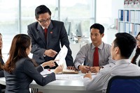 Tìm và giữ được người có tâm có tài vẫn là một thách thức lớn đối với công ty chứng khoán