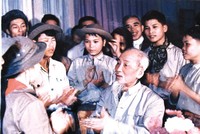 Bác Hồ chính là lãnh tụ từ nhân dân, của nhân dân, tận hiến cuộc đời vì nhân dân.