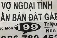 Các cò đất nghĩ ra rất nhiều chiêu trò, thậm chí phản cảm để mới chào người mua đất nền. Ảnh: Gia Huy