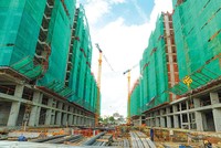 Chính sách thanh toán 1%/tháng trong 6 năm giúp người trẻ dễ dàng sở hữu nhà. Dự án cất nóc cuối tháng 6/2017