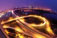 Hà Nội đang kêu gọi hàng trăm nghìn tỷ đồng đầu tư vào hạ tầng giao thông, đô thị… Ảnh: Dũng Minh