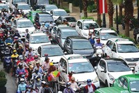 Dịch vụ đi chung xe góp phần giảm tình trạng ách tắc giao thông đang phổ biến ở các thành phố lớn.