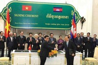 Ký kết Thỏa thuận khung Kết nối hai nền kinh tế Việt Nam - Campuchia.
