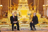 Ngay sau lễ đón chính thức, Tổng Bí thư Nguyễn Phú Trọng đã tiến hành hội đàm với Quốc vương Campuchia Norodom Sihamoni. Ảnh: TTXVN