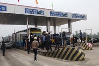 Trạm thu phí BOT Quán Hàu (Ảnh: Trần Phúc)