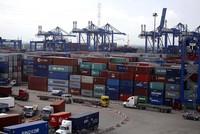 Điều tra, làm rõ 213 container hàng hóa không xuất cảnh