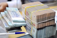 Có nên cấm ngân hàng mua trái phiếu doanh nghiệp cơ cấu nợ?