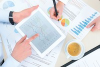 Khi nắm đầy đủ thông tin về hoạt động của doanh nghiệp, nhà đầu tư sẽ bình tĩnh hơn trước các tin đồn