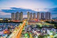 Với dự án đầu tay Sunrise City khởi công năm 2009, Novaland vượt qua khó khăn trong giai đoạn thị trường địa ốc đóng băng và bùng nổ đúng dịp ấm lên của thị trường.