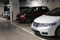 Công trình hỗn hợp trong khu vực nội đô lịch sử Hà Nội phải đảm bảo có 34 m2 đỗ xe trên 100 m2 sàn. Ảnh: Dũng Minh