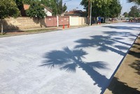 Los Angeles phủ trắng đường phố bằng sơn để làm mát