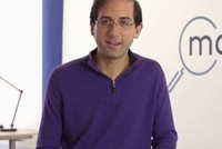 Nick Clements, người có 15 kinh nghiệm làm việc tại ngân hàng và là đồng sáng lập ra trang web so sánh giá cả