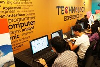 Học sinh tham dự Ngày trải nghiệm các ngành Kỹ thuật - Công nghệ