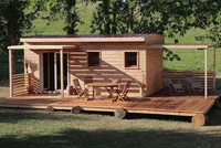 Xây nhà nhanh nhất thế giới mà không cần vôi vữa hay đinh vít 