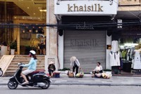 Các cửa hàng Khaisilk đồng loạt đóng cửa sau khi  thông tin bán lụa "made in China" bung vỡ