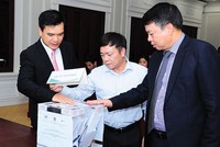 Số tiền thu về từ đợt bán đấu giá 48,3 triệu cổ phiếu VNM của SCIC vượt gần 2.000 tỷ đồng so với dự kiến ban đầu  