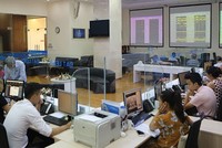 Buộc ngân hàng niêm yết để minh bạch hoạt động