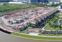 Theo các chuyên gia, thị trường bất động sản sẽ tiếp tục duy trì đà tăng vững chắc trong năm 2018 . Ảnh: Lê Toàn