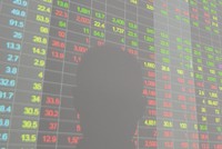 Hành vi thông đồng để thực hiện việc mua bán chứng khoán nhằm tạo ra cung cầu giả tạo sẽ bị xử phạt nặng