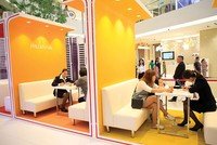 Nhiều doanh nghiệp bảo hiểm đang cạnh tranh bằng bách xây dựng các sản phẩm có những quyền lợi ưu việt và độc đáo