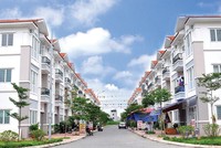 HHS “ăn” nhờ bất động sản