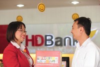 Ngân hàng hút khách bằng cách “tung” lì xì