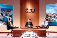 CEO Nguyễn Hoàng Nam trao đổi với 2 vị chuyên gia trong Chương trình