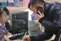 Gửi tiền tiết kiệm, cách tốt nhất là thực hiện tại quầy giao dịch