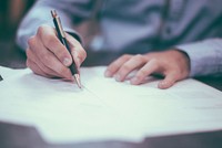 Hợp đồng cho thuê đã được ký, nhưng là hợp đồng trống, không nêu rõ tài sản cho thuê, giá trị bao nhiêu
