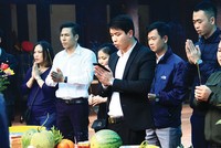 Với dân kinh doanh địa ốc, đi lễ vào dịp ngày rằm, mồng một là hoạt động quen thuộc.