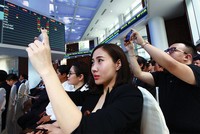 Cổ phiếu cơ sở cho chứng quyền phải nằm trong rổ chỉ số VN30 hoặc HNX30 và đáp ứng nhiều điều kiện khác