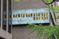 Nợ đang trở thành gánh nặng đối với nền kinh tế Mỹ