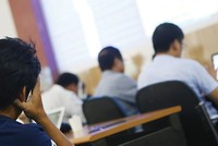 Sửa Luật Chứng khoán: Cách nào bảo vệ nhà đầu tư nhỏ?