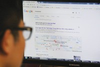 Người tiêu dùng có thể dễ dàng tìm kiếm các sản phẩm nội thất trên mạng. Ảnh: Dũng Minh