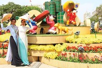 Đường hoa Nguyễn Huệ Xuân 2018 Ảnh: Lê Toàn