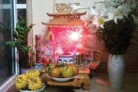 Quanh chuyện thờ Thần tài, có không ít chi tiết thú vị. Ảnh: Thành Nguyễn