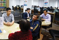 Nhiều cổ phiếu vốn hóa lớn, thuộc nhóm dẫn dắt thị trường cũng có diễn biến giảm giá