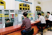 Trong tổng số nợ, nợ BHXH khoảng 10.000 tỷ đồng, nợ BHYT khoảng 2.000 tỷ đồng