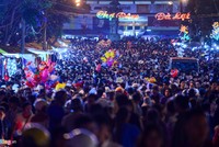 'Rừng người' chen chân chơi lễ ở Đà Lạt