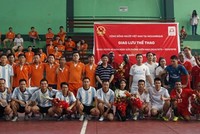 Giao hữu bóng đá cộng đồng người Việt tại Mozambique chào mừng ngày 30/4. Ảnh: ĐSQ